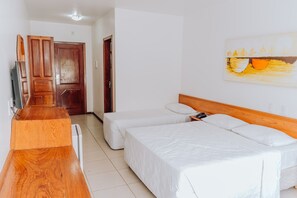 Standard Room | Minibar, desk, blackout drapes, soundproofing