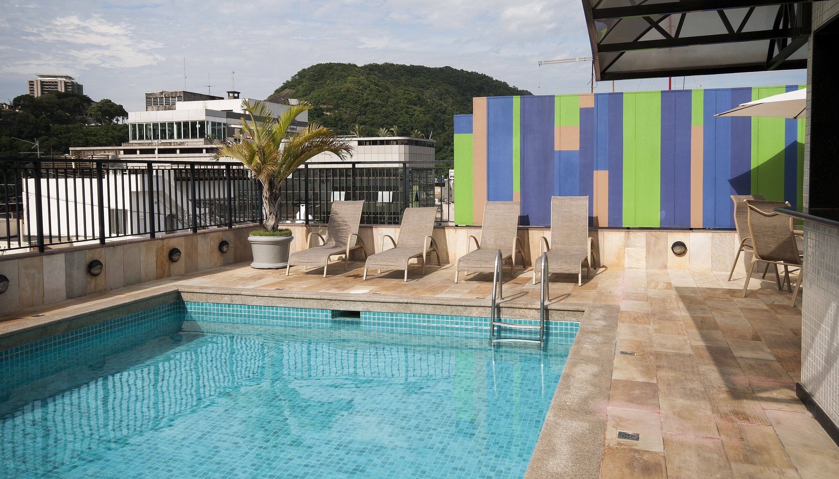 outdoor pool, pool loungers