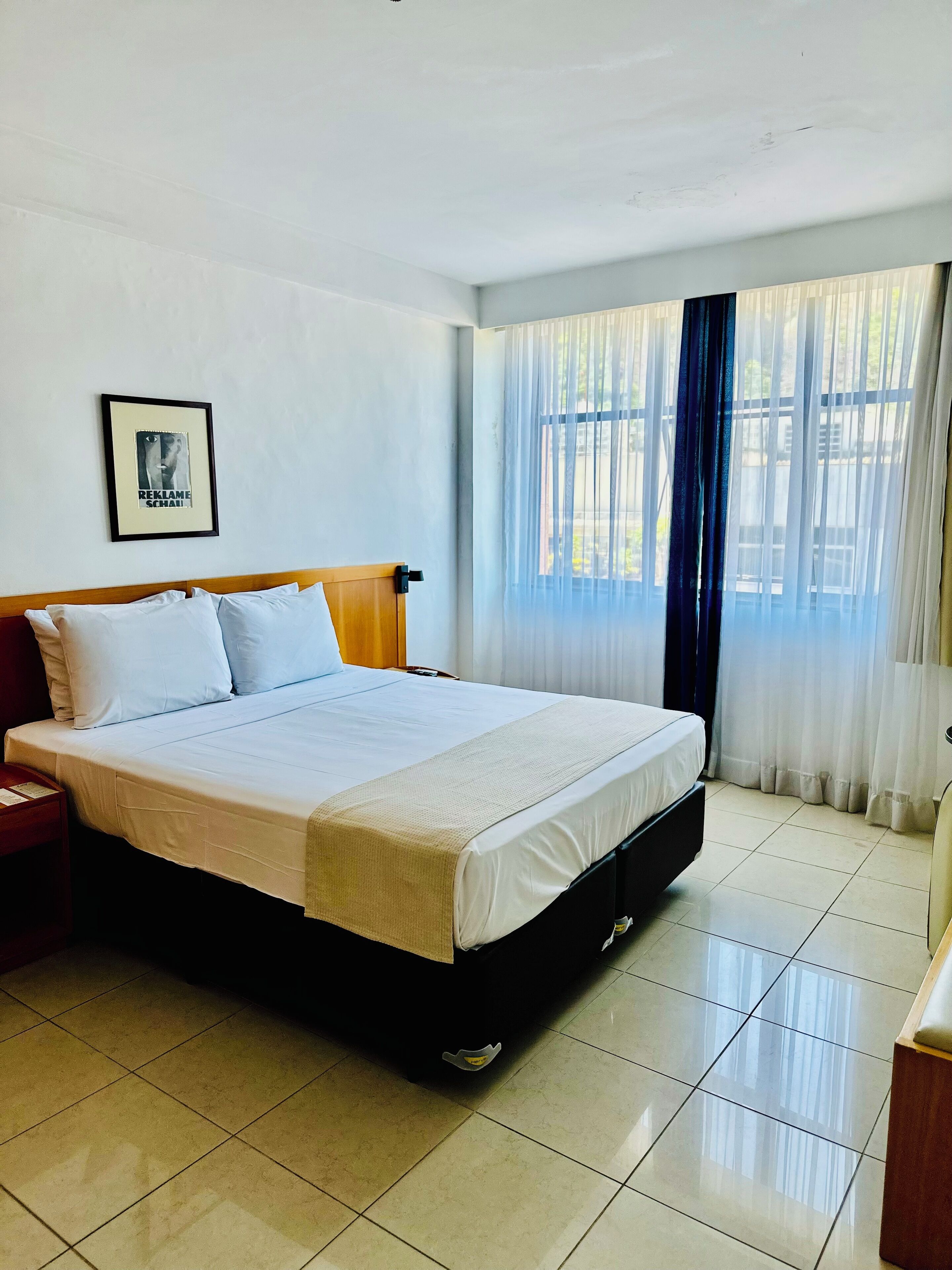 Dubbelrum | Sängtillbehör av högsta kvalitet och minibar