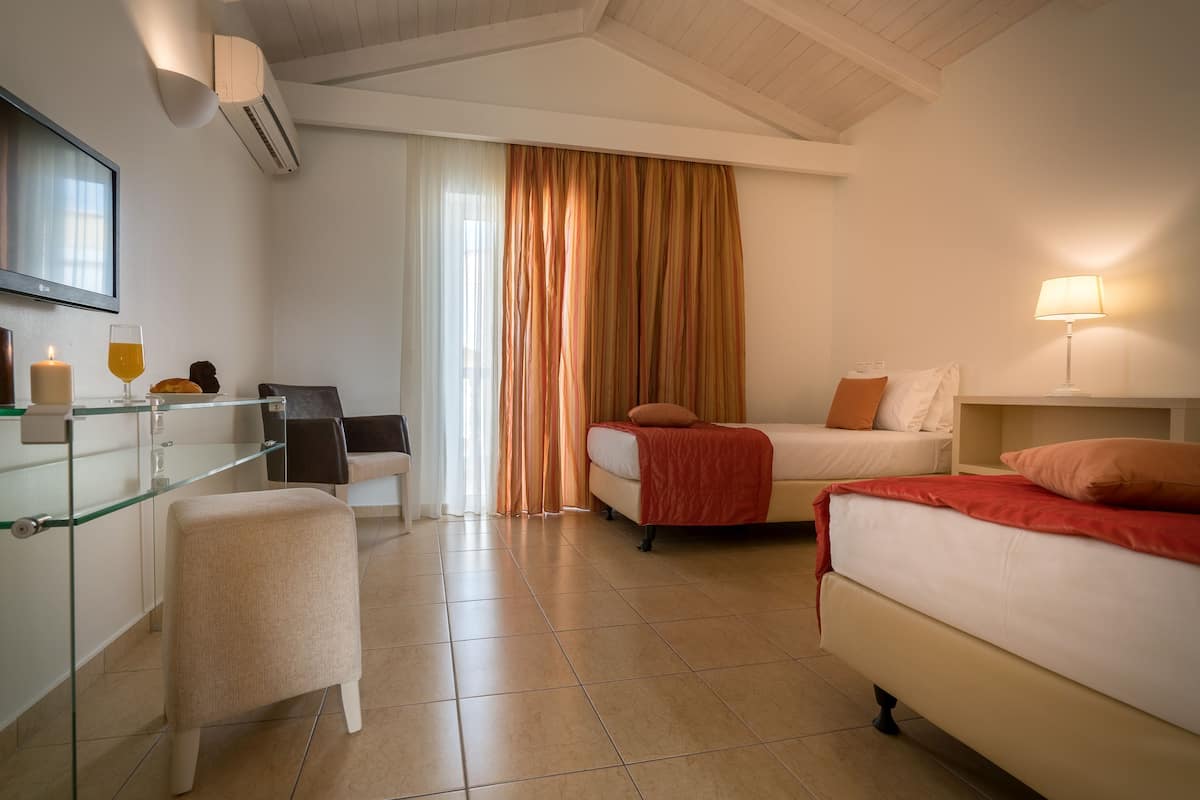 1 bedroom, pillowtop beds, minibar, soundproofing