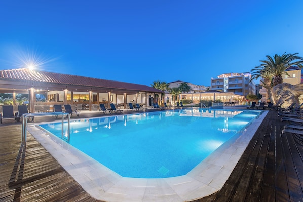 2 outdoor pools, open 10:00 AM to 7:00 PM, pool umbrellas, pool loungers