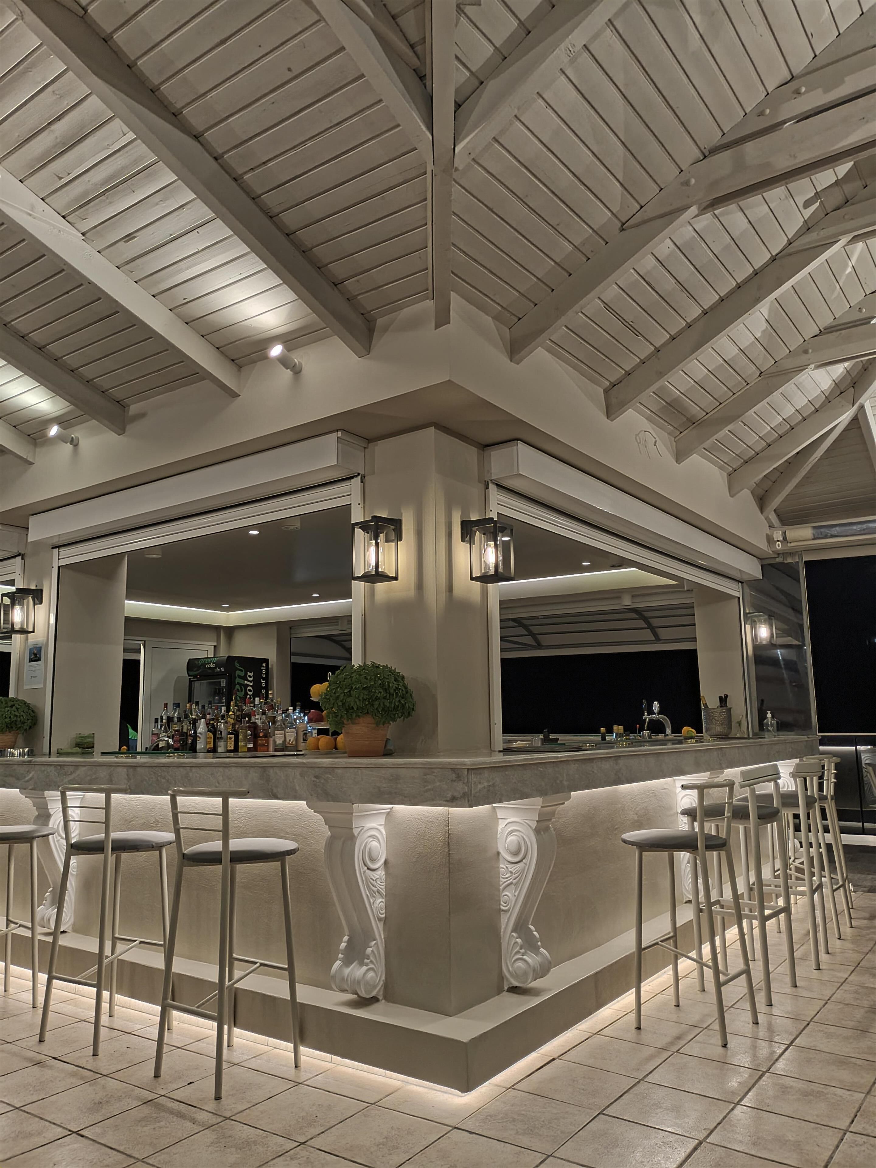 Bar (en la propiedad)