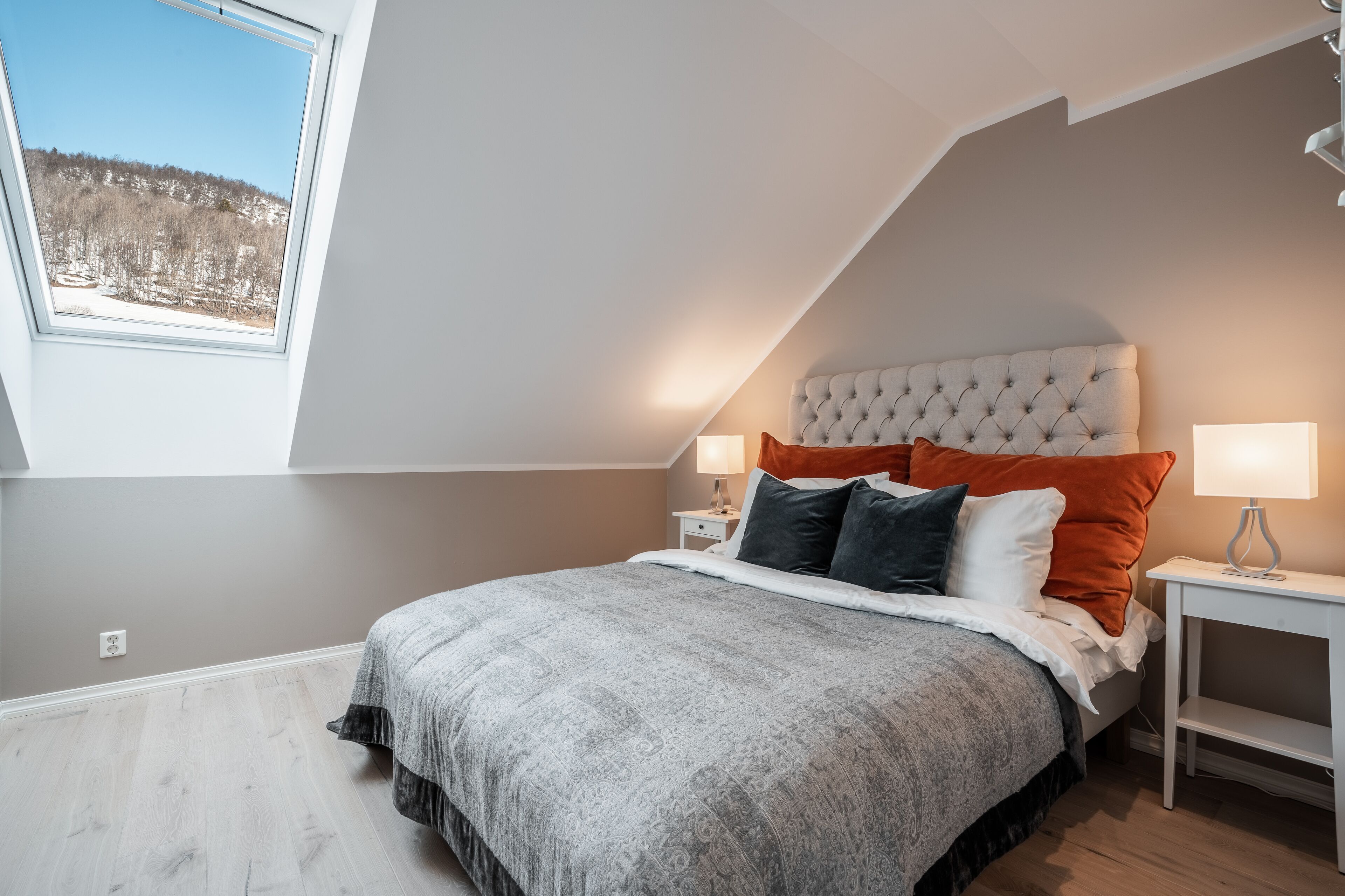 Pillowtop-Betten, Schreibtisch