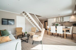 Apartment, 3 Bedrooms (D) (Linen and towels not included) | Living area | Flat-screen TV - Ustedalen Hotell Geilo (Hol)