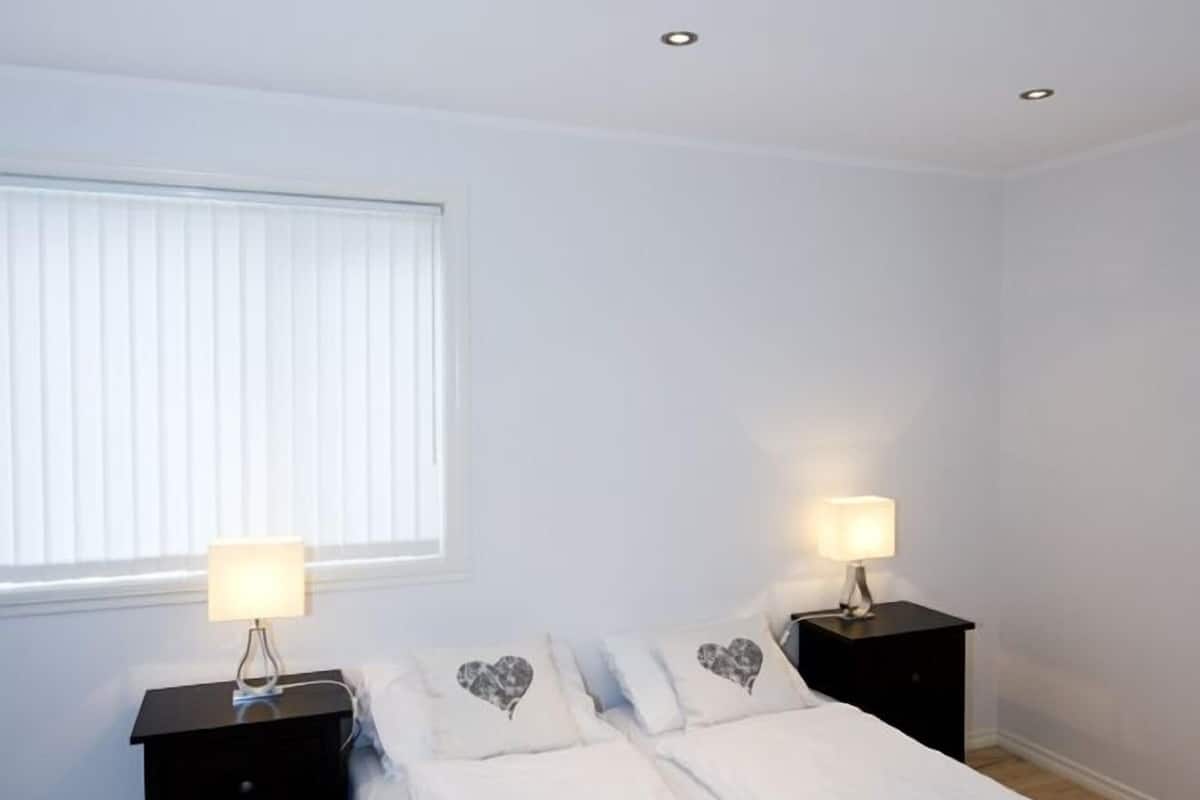 Pillowtop beds, desk