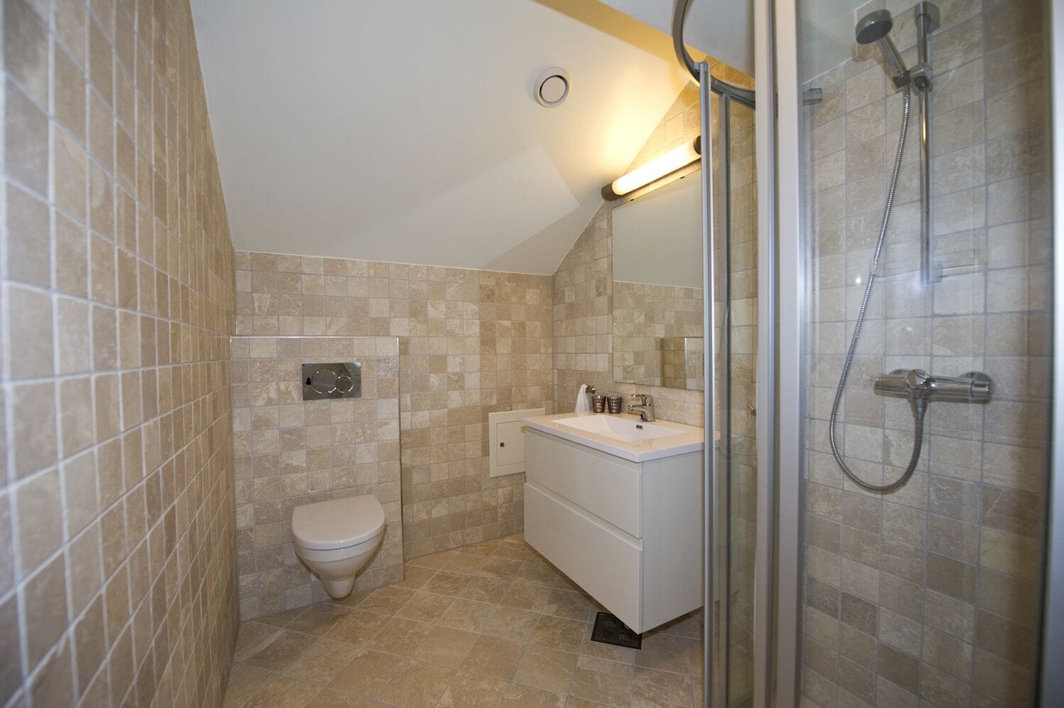 suite, 4 bedrooms (b) (linen and towels not included) | bathroom | hair dryer, towels