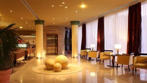 Lobby-Lounge