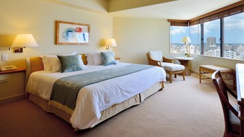Club Room, 1 King Bed, Lounge access, Non Smoking | View from room
