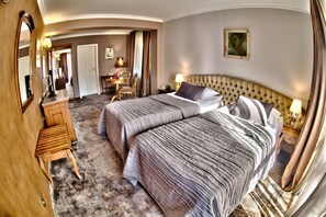 Classic Double Room Single Use | Minibar, in-room safe, individually decorated, desk - Meg Lozenetz Hotel (Sofia)