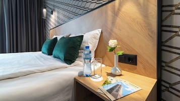 奢華雙人房 | 房內夾萬、書桌、隔音、免費 Wi-Fi