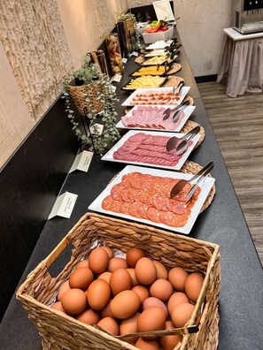 Daily buffet breakfast for a fee - Vitosha Park Hotel (Sofia)