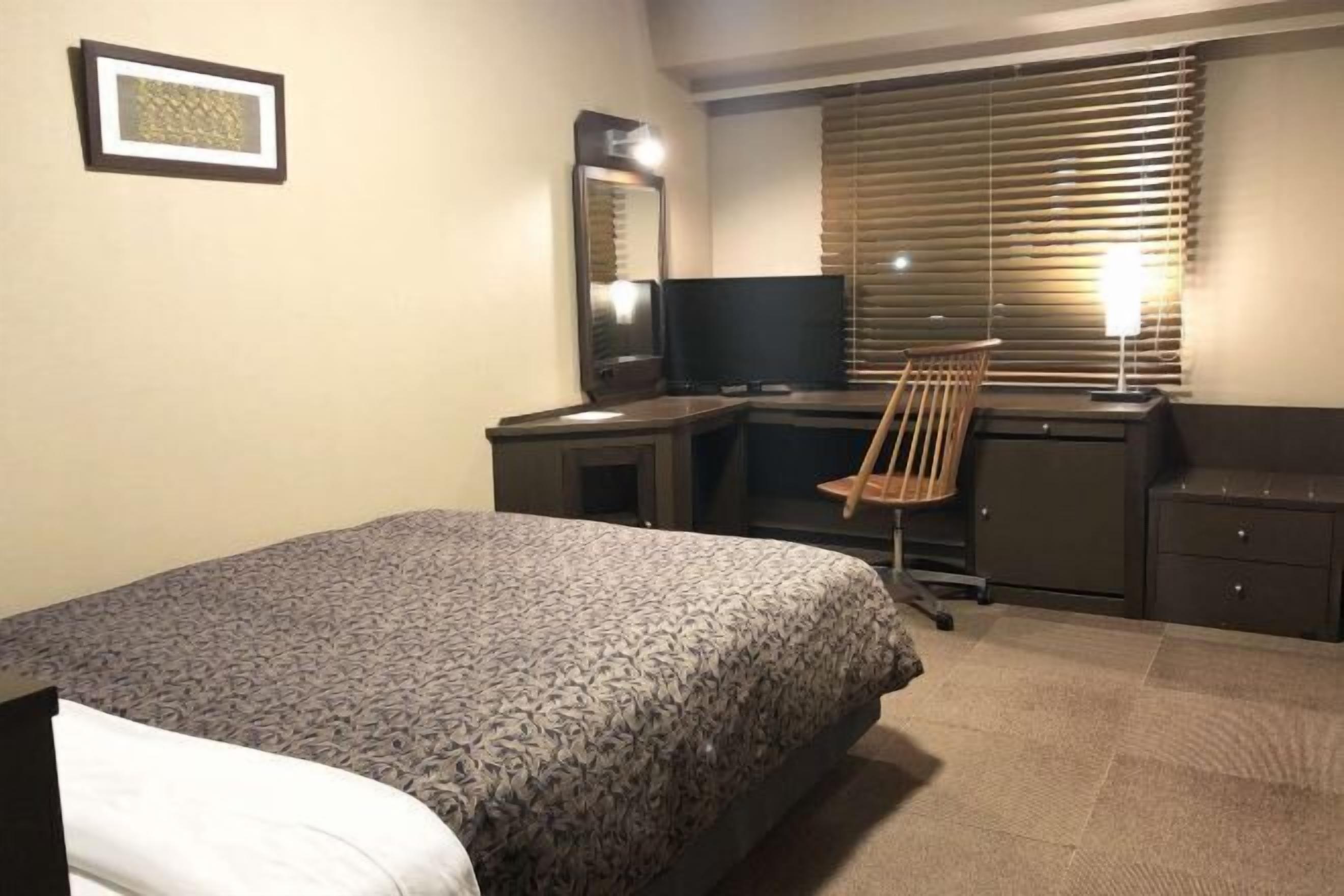 책상, 무료 WiFi, 침대 시트