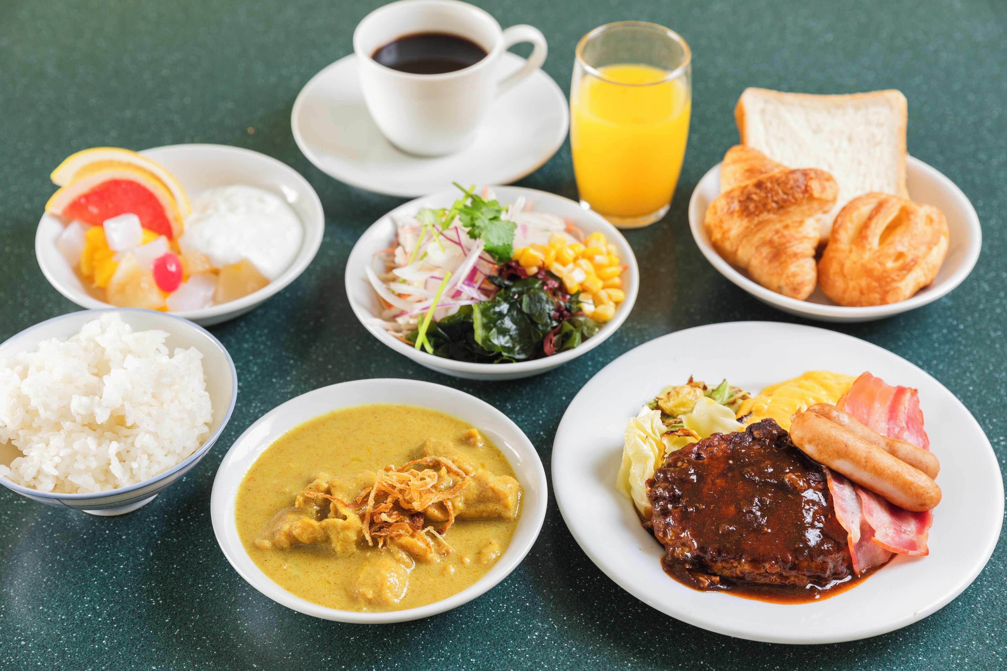 daily buffet breakfast (jpy 1800 per person)