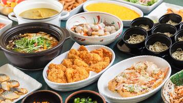 Daily buffet breakfast (JPY 1800 per person)