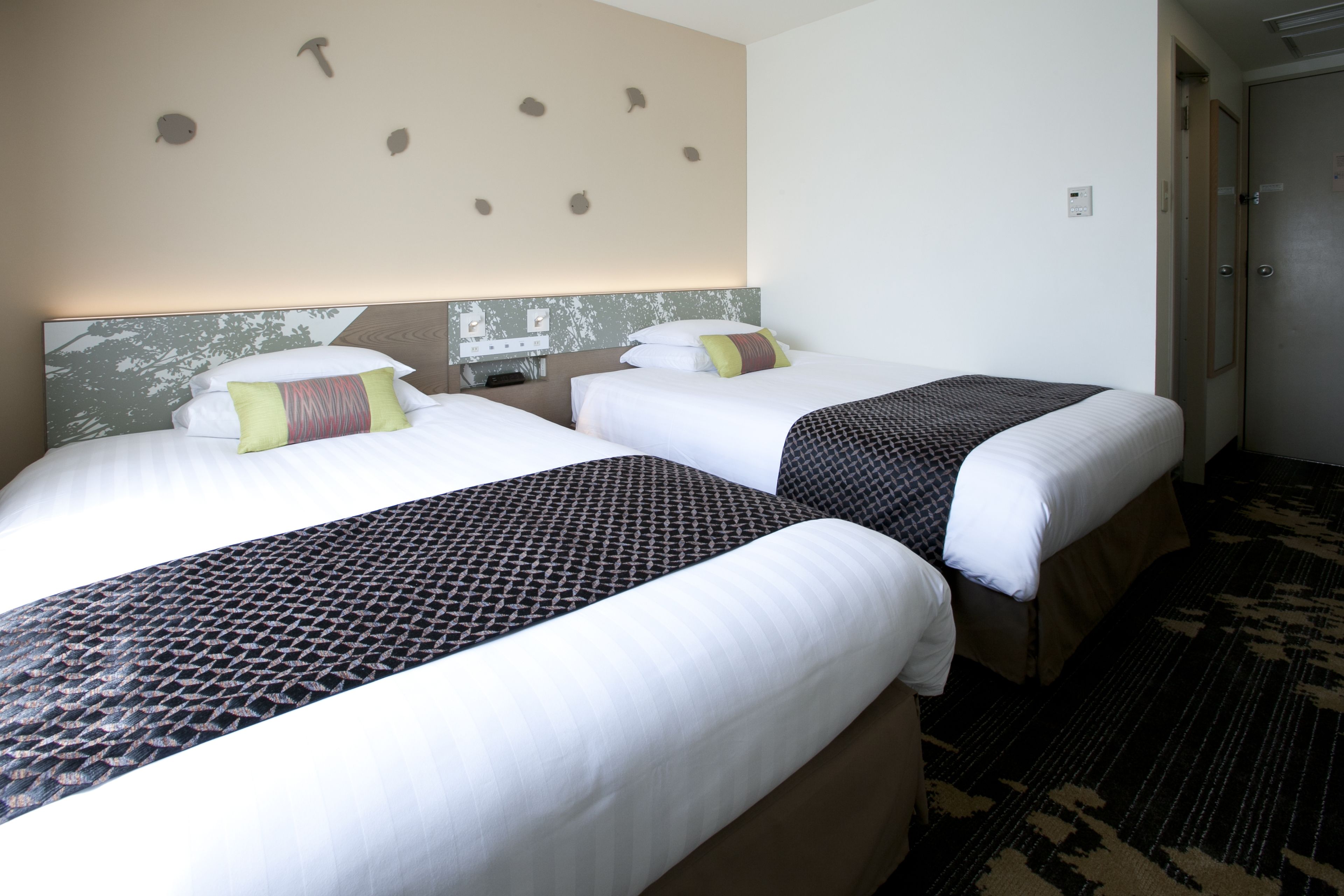 1 bedroom, in-room safe, desk, blackout curtains