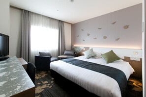 Dobbeltrom – standard, 1 dobbeltseng, ikke-røyk | Safe på rommet, skrivebord, blendingsgardiner og strykejern/-brett