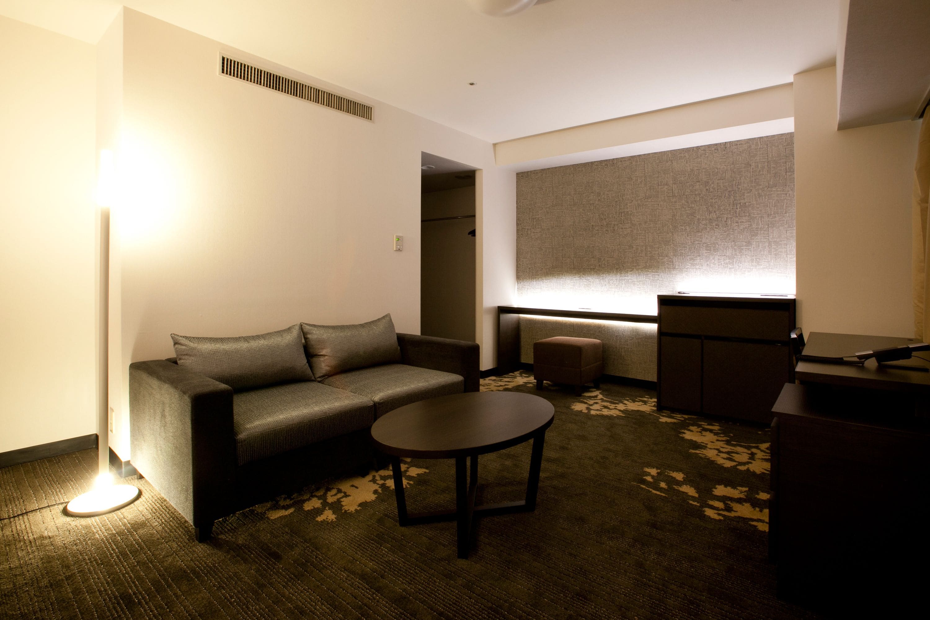 double room, 1 double bed, non smoking | 1 bedroom, in-room safe, desk, blackout curtains