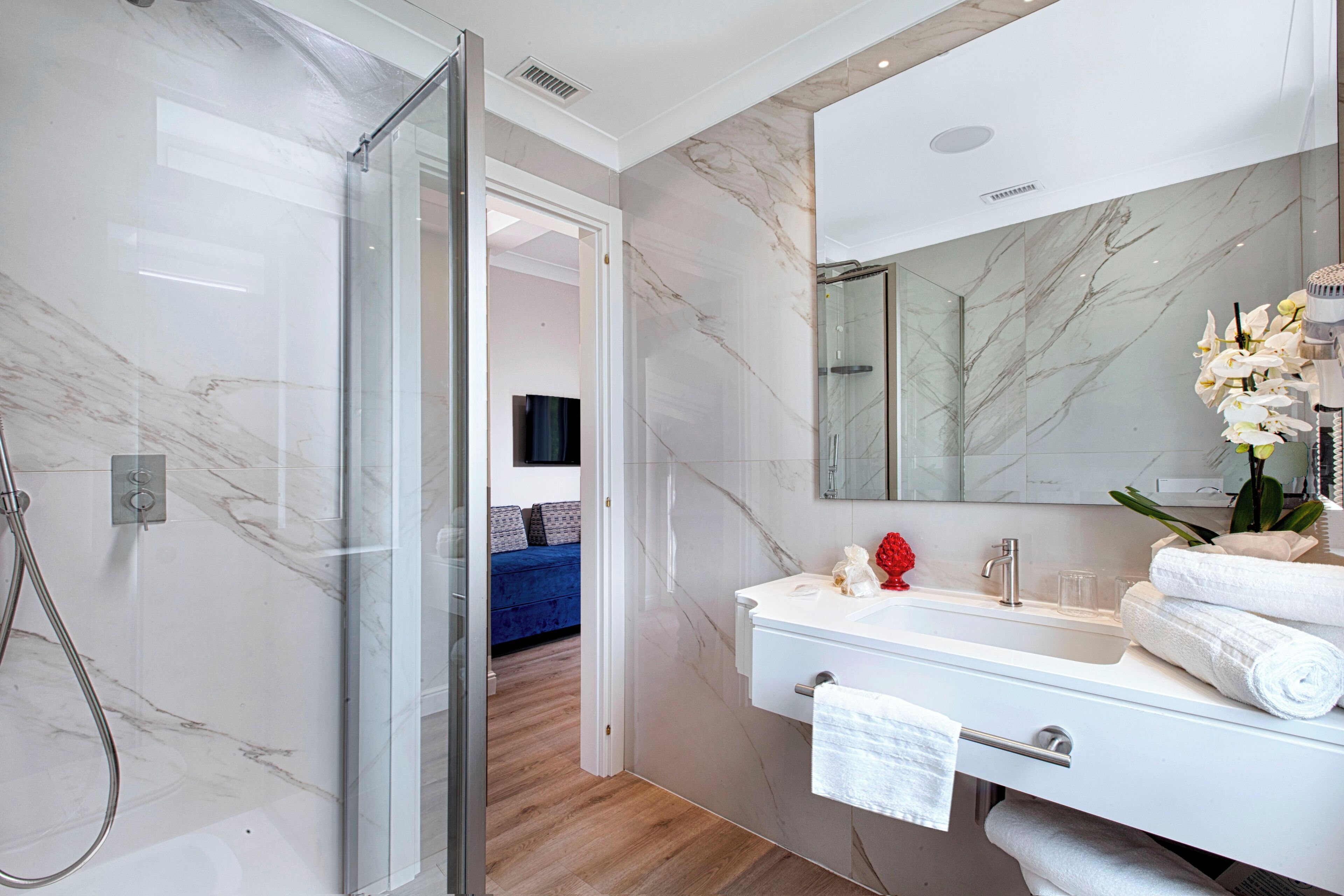 deluxe room | bathroom | free toiletries, hair dryer, slippers, bidet