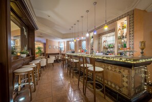 Cocktail bar, ocean views, open daily - Hotel Michelangelo (Sorrento)