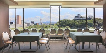 Daily local cuisine breakfast (JPY 1200 per person)