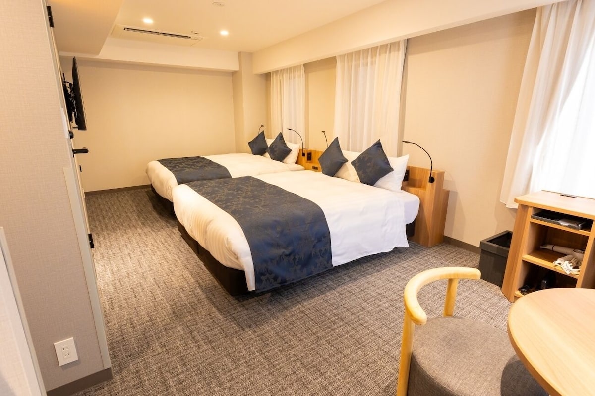 Iron/ironing board (on request), bed sheets
