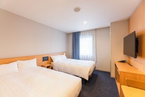 Standard Twin Room, Non Smoking | Desk, blackout drapes, iron/ironing board, free WiFi