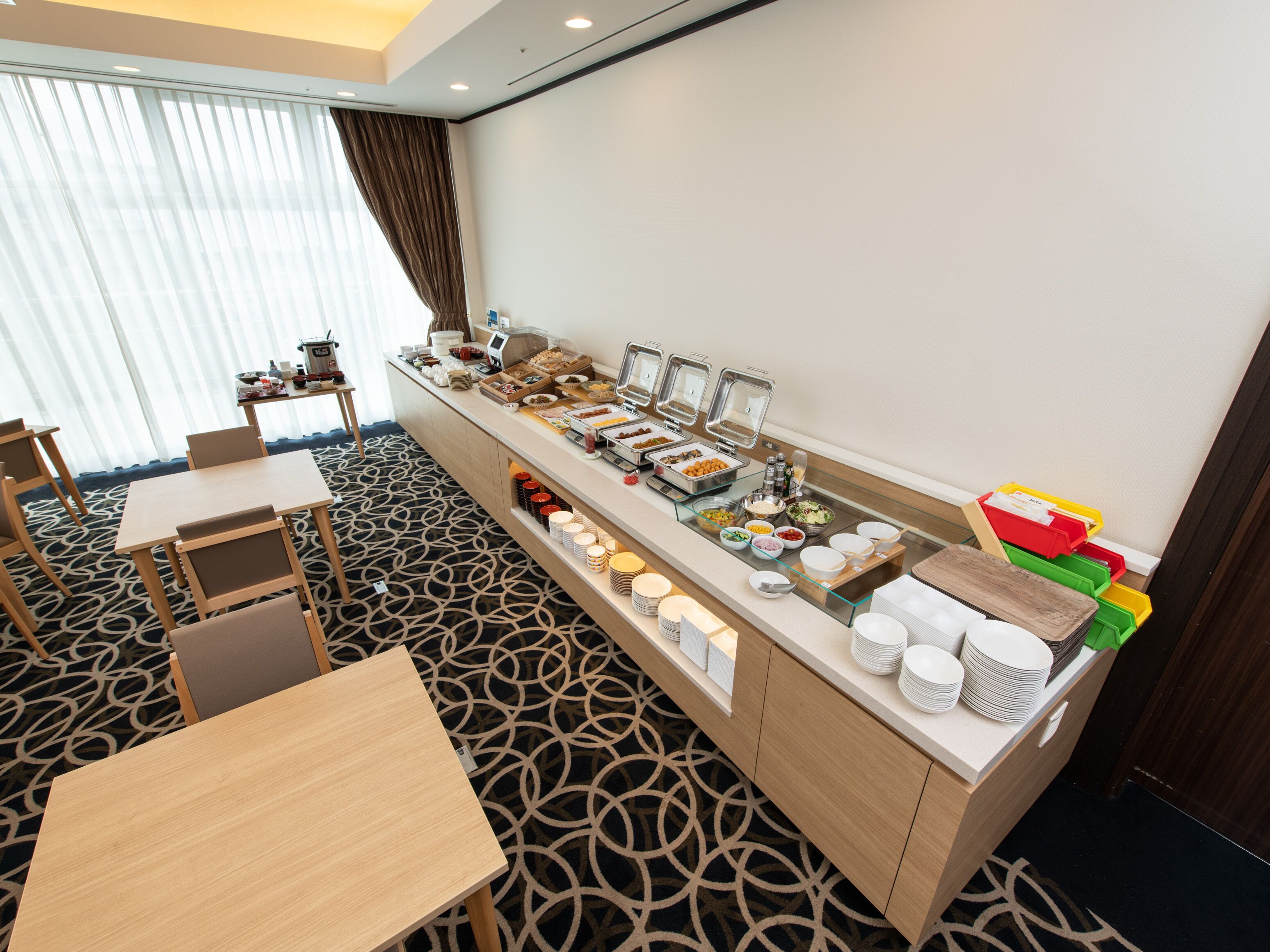 daily buffet breakfast (jpy 1540 per person)