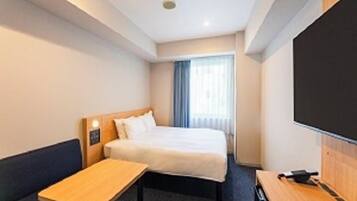 Desk, blackout drapes, iron/ironing board, free WiFi