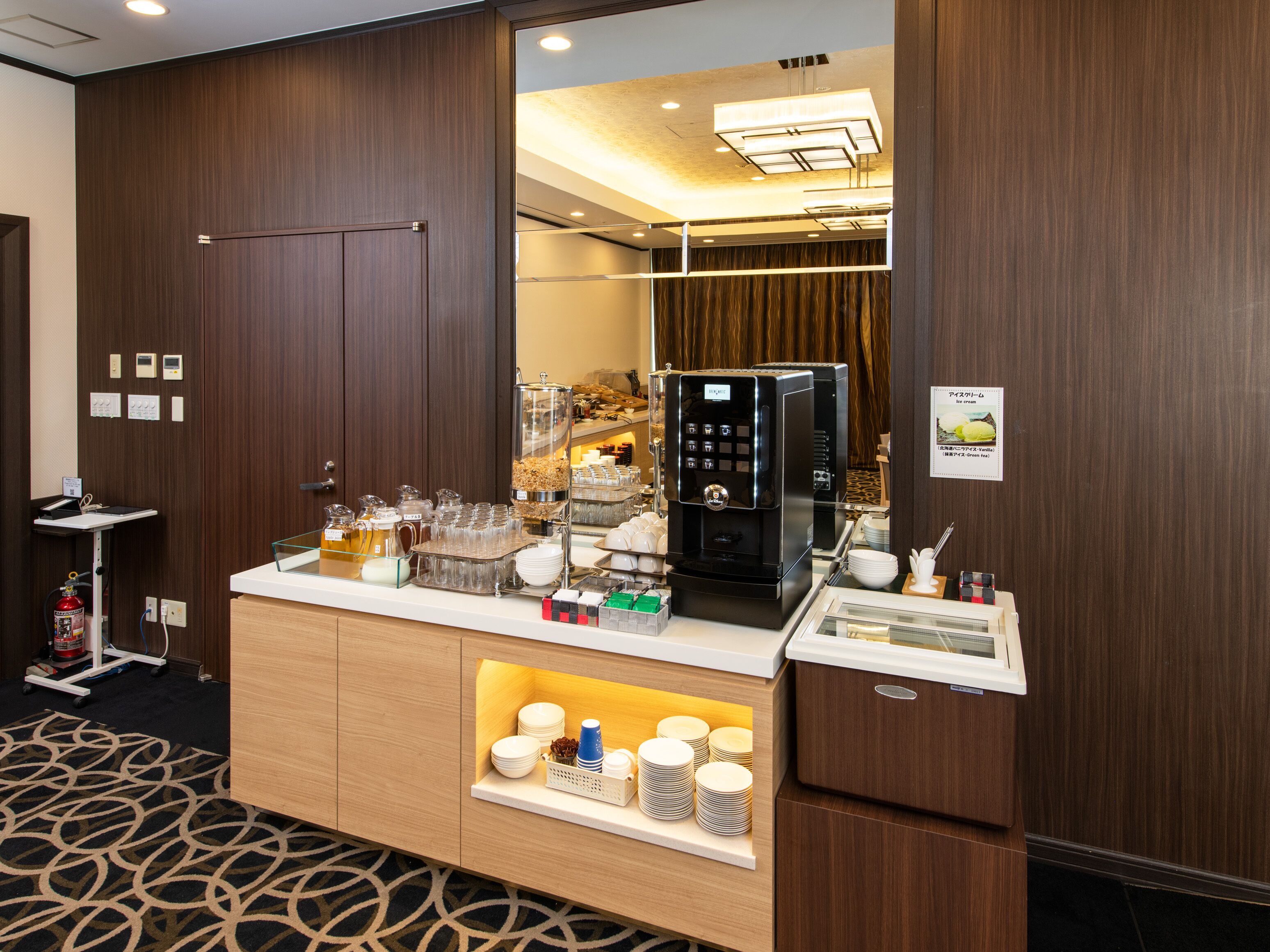 daily buffet breakfast (jpy 1540 per person)