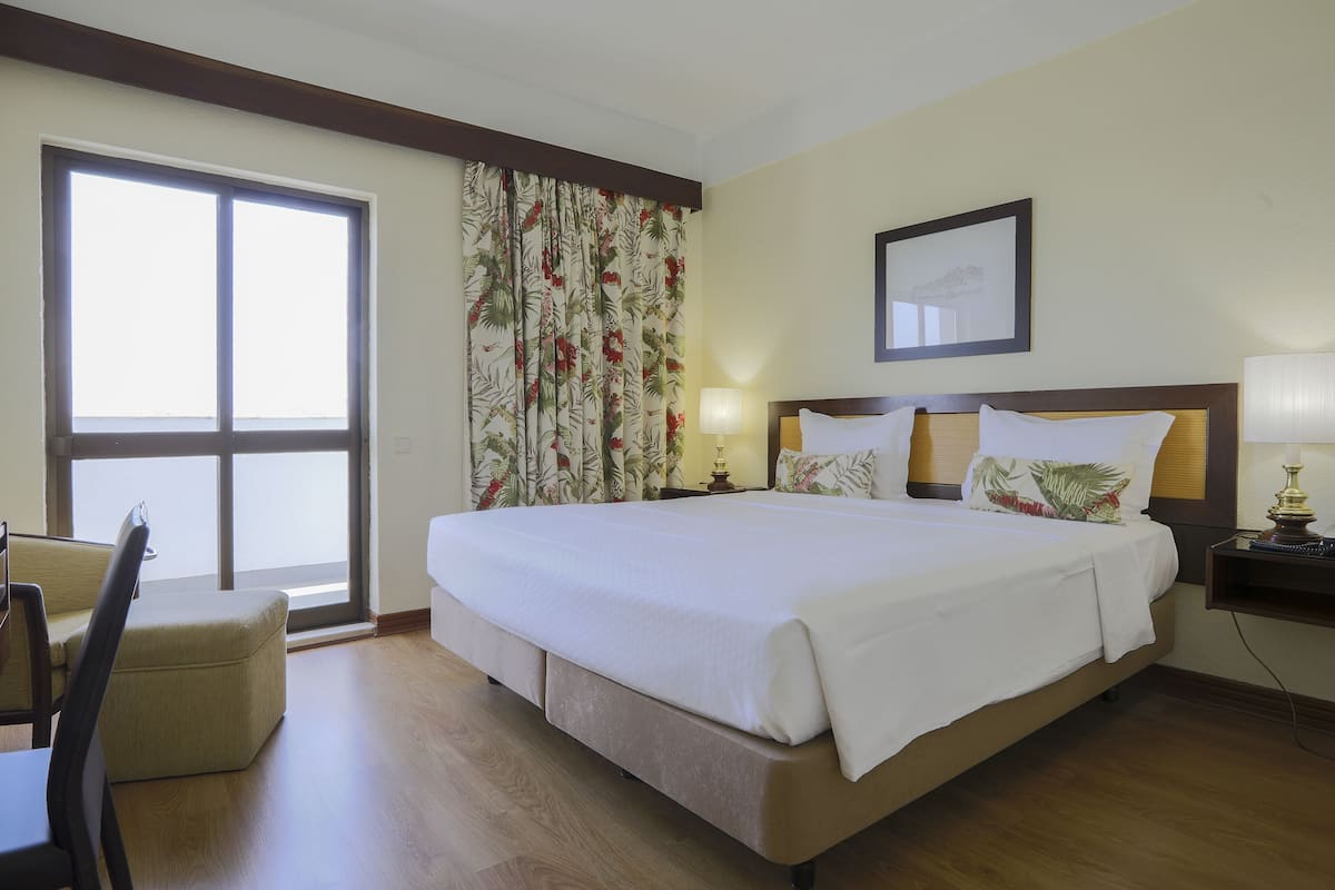 Doppel- oder Zweibettzimmer, Terrasse, Stadtblick