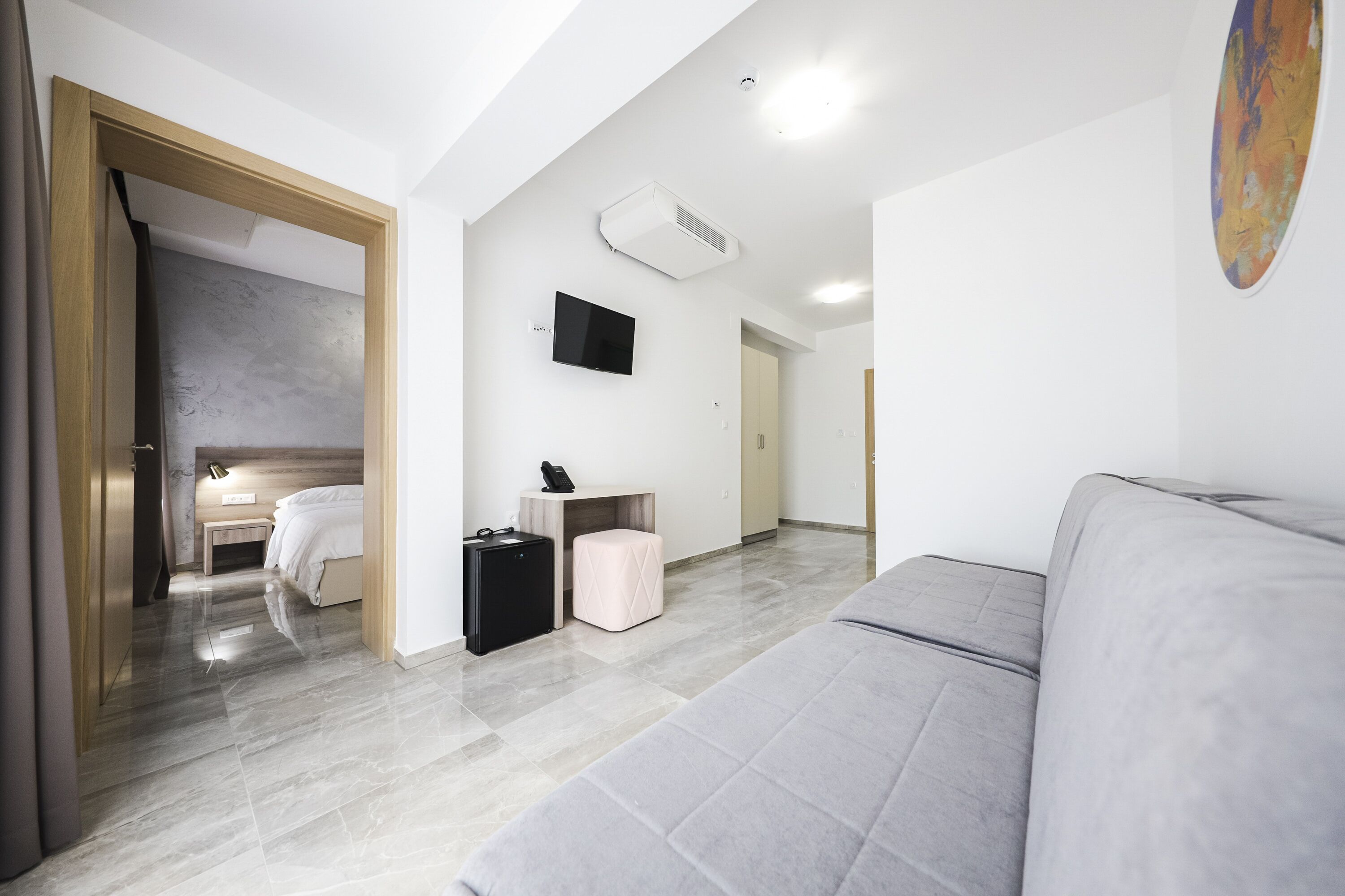 junior suite, sea view | living area | 32-inch lcd tv with satellite channels, tv