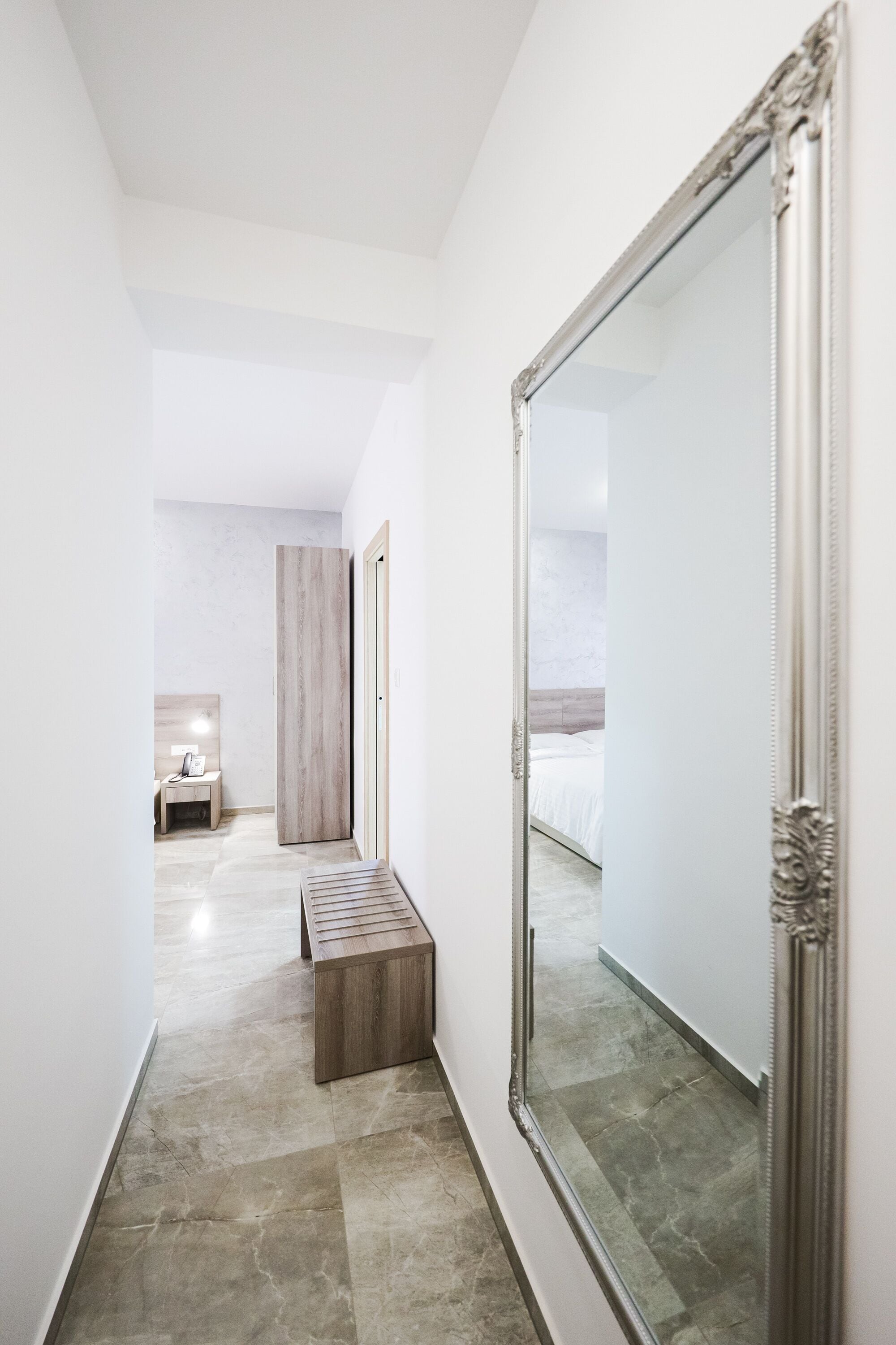 deluxe double or twin room, sea view | 1 bedroom, pillow-top beds, in-room safe, desk