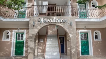 Fachada de la propiedad