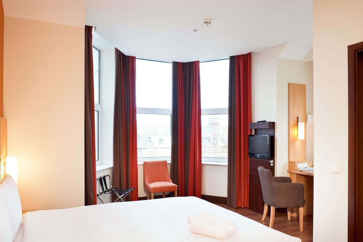 In-room safe, desk, iron/ironing board, free cots/infant beds