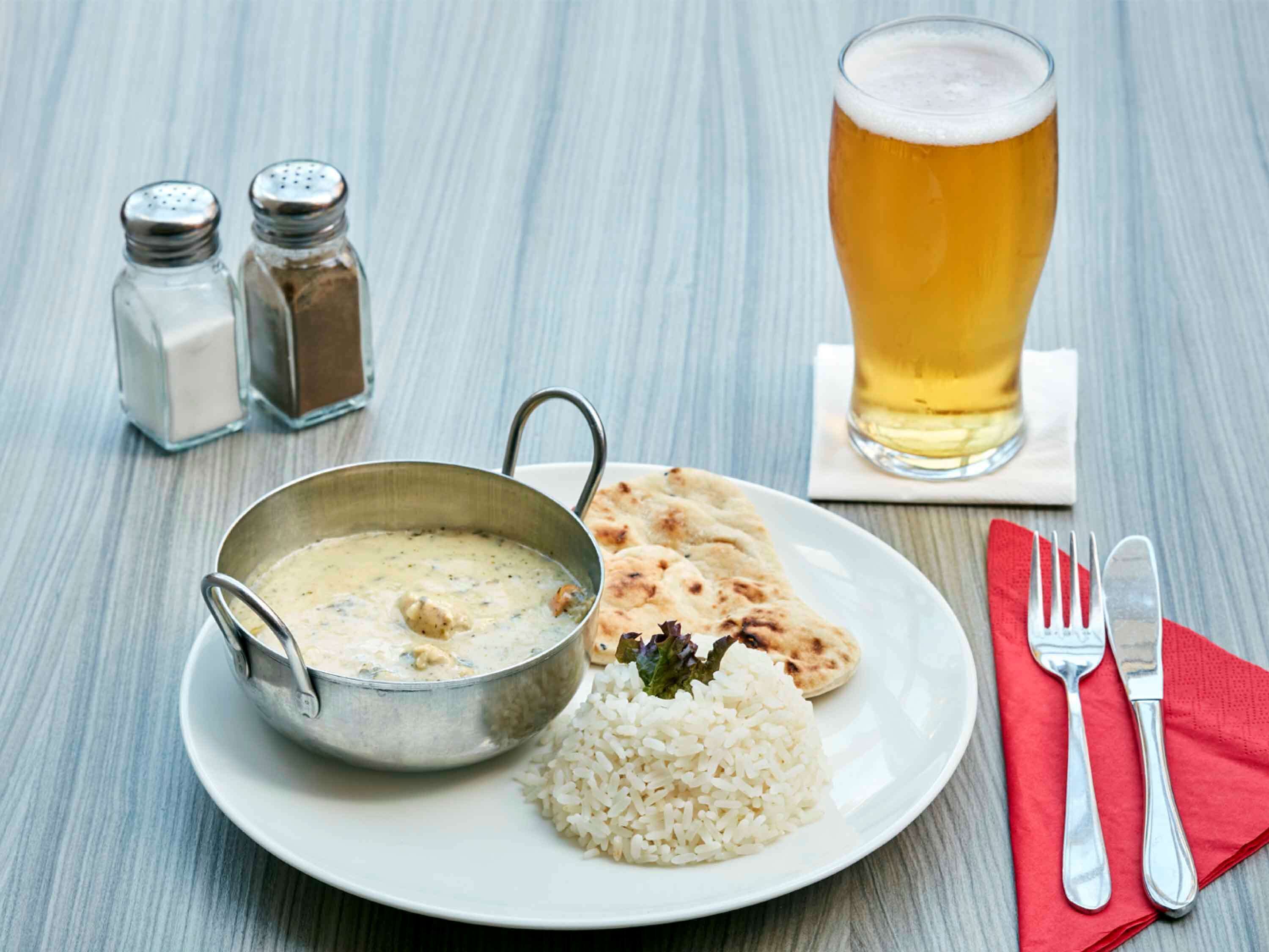 lunch and dinner served