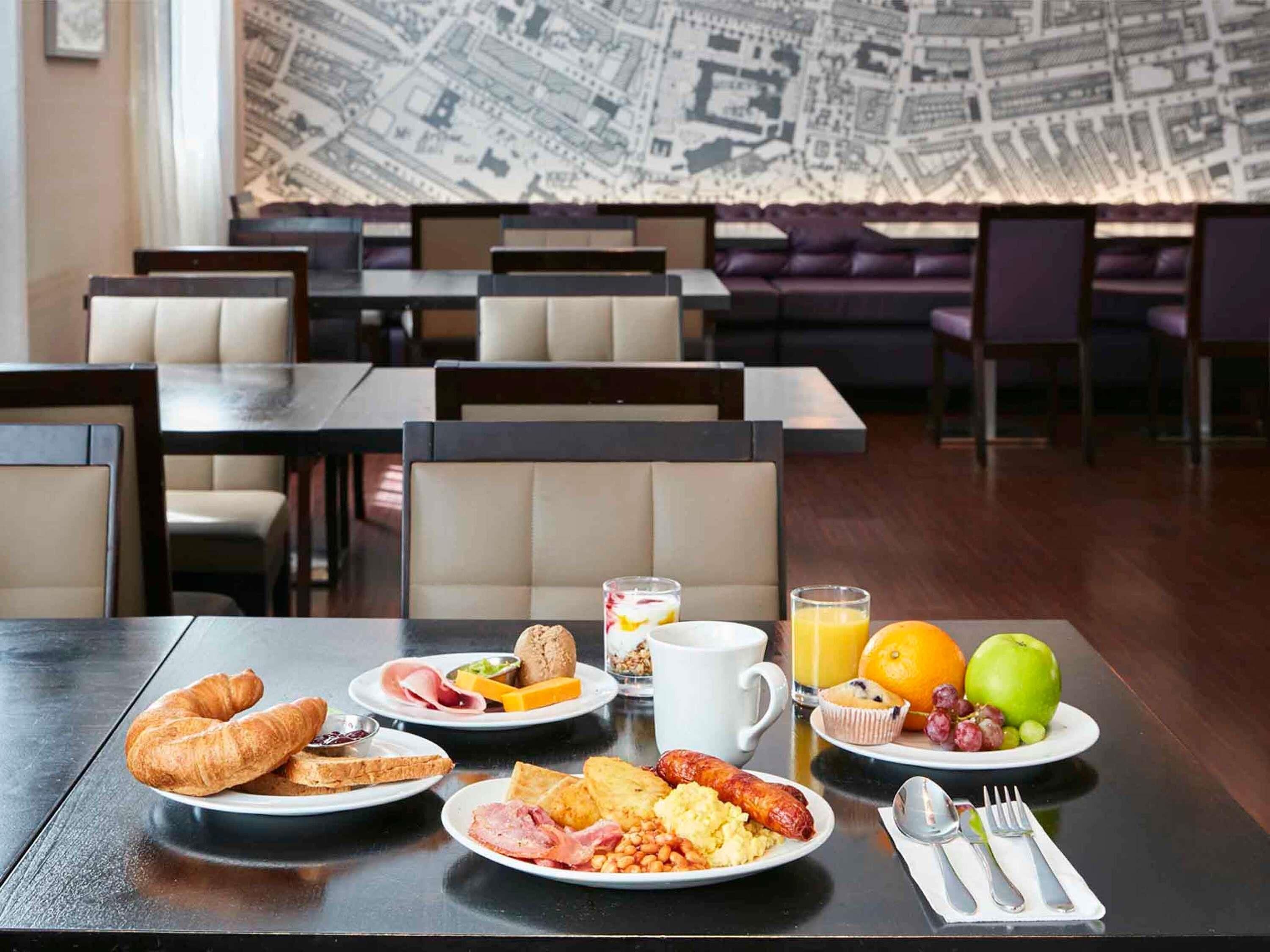 lunch and dinner served