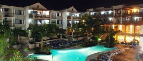 Outdoor pool, pool loungers