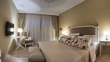 Minibar, in-room safe, individually decorated, desk