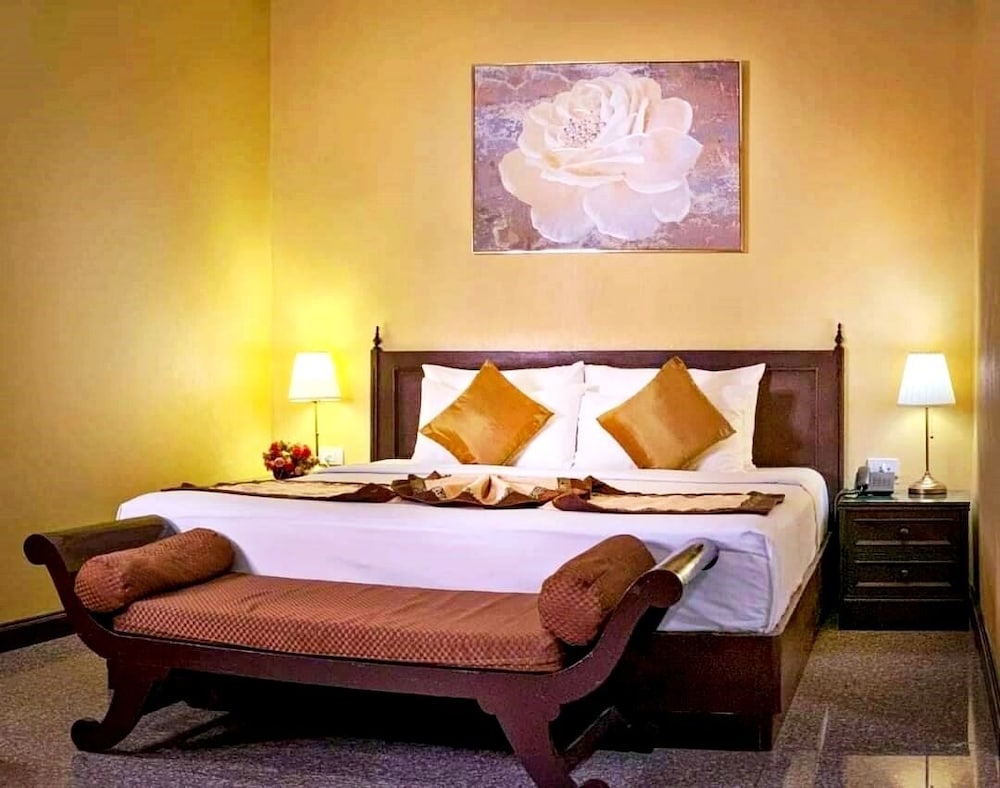 Royal Peninsula Hotel by null