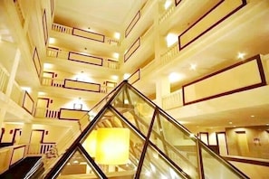 Interior entrance - Royal Peninsula Hotel Chiang Mai (Chiang Mai)