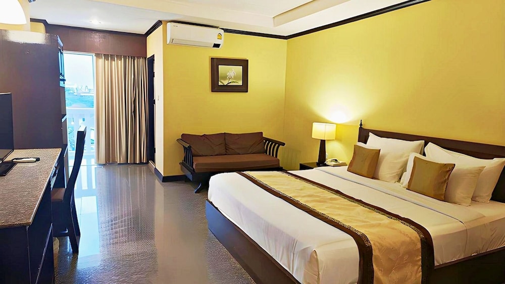 Royal Peninsula Hotel by null