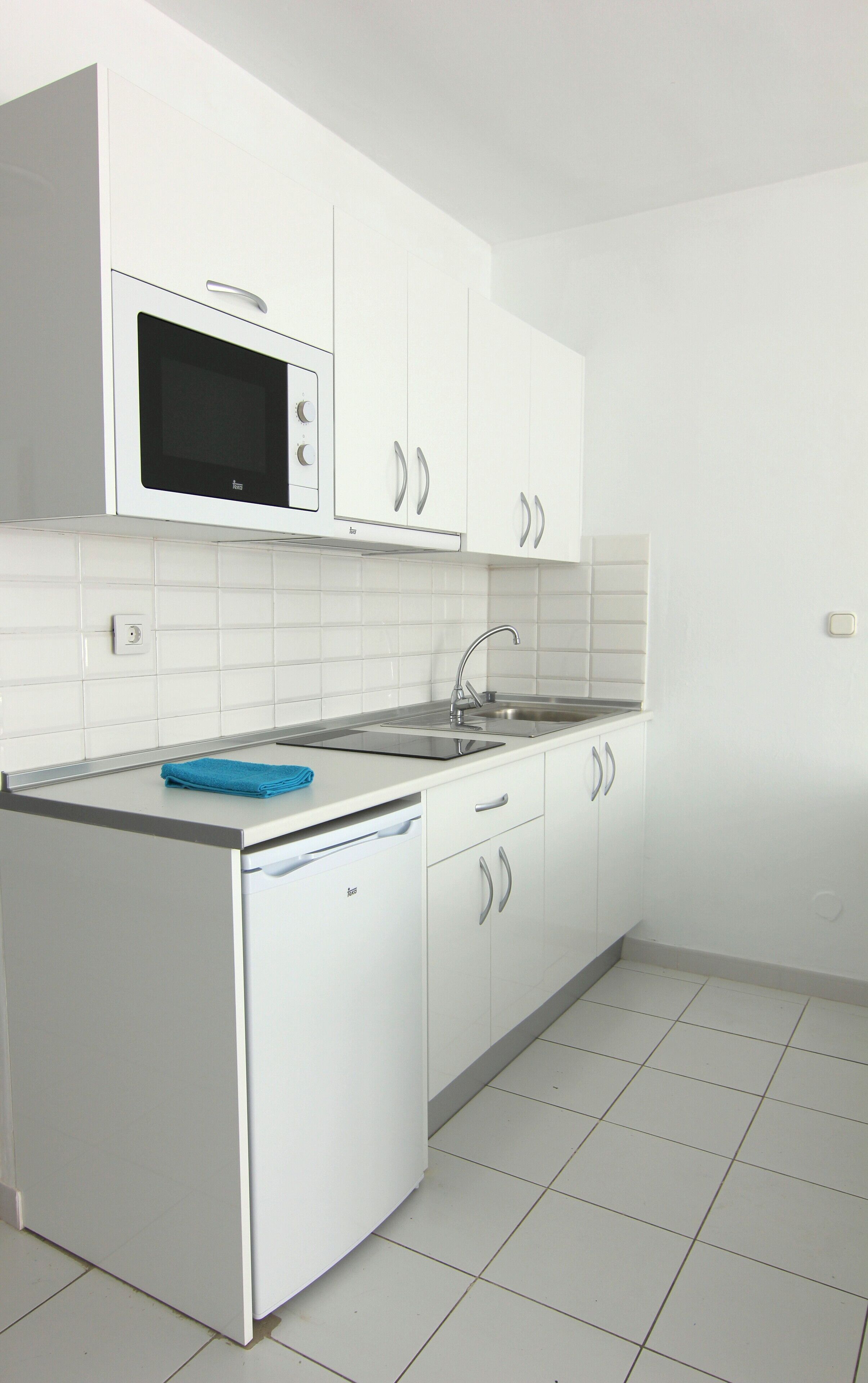 Private kitchen | Fridge, microwave, stovetop, toaster