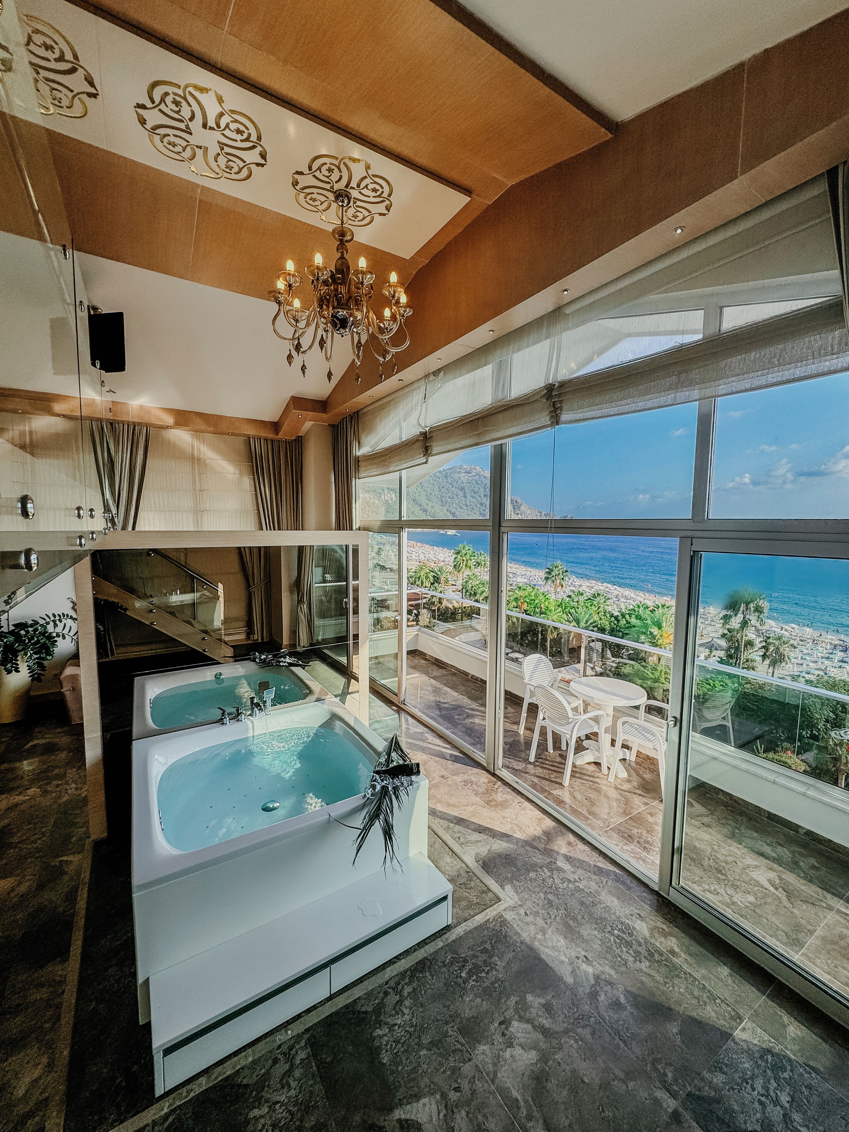 Xperian Deluxe Loft  | Egyptian cotton sheets, premium bedding, free minibar items