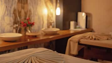 Sauna, tab panas, bilik wap, mandi tangas / hammam, rawatan badan