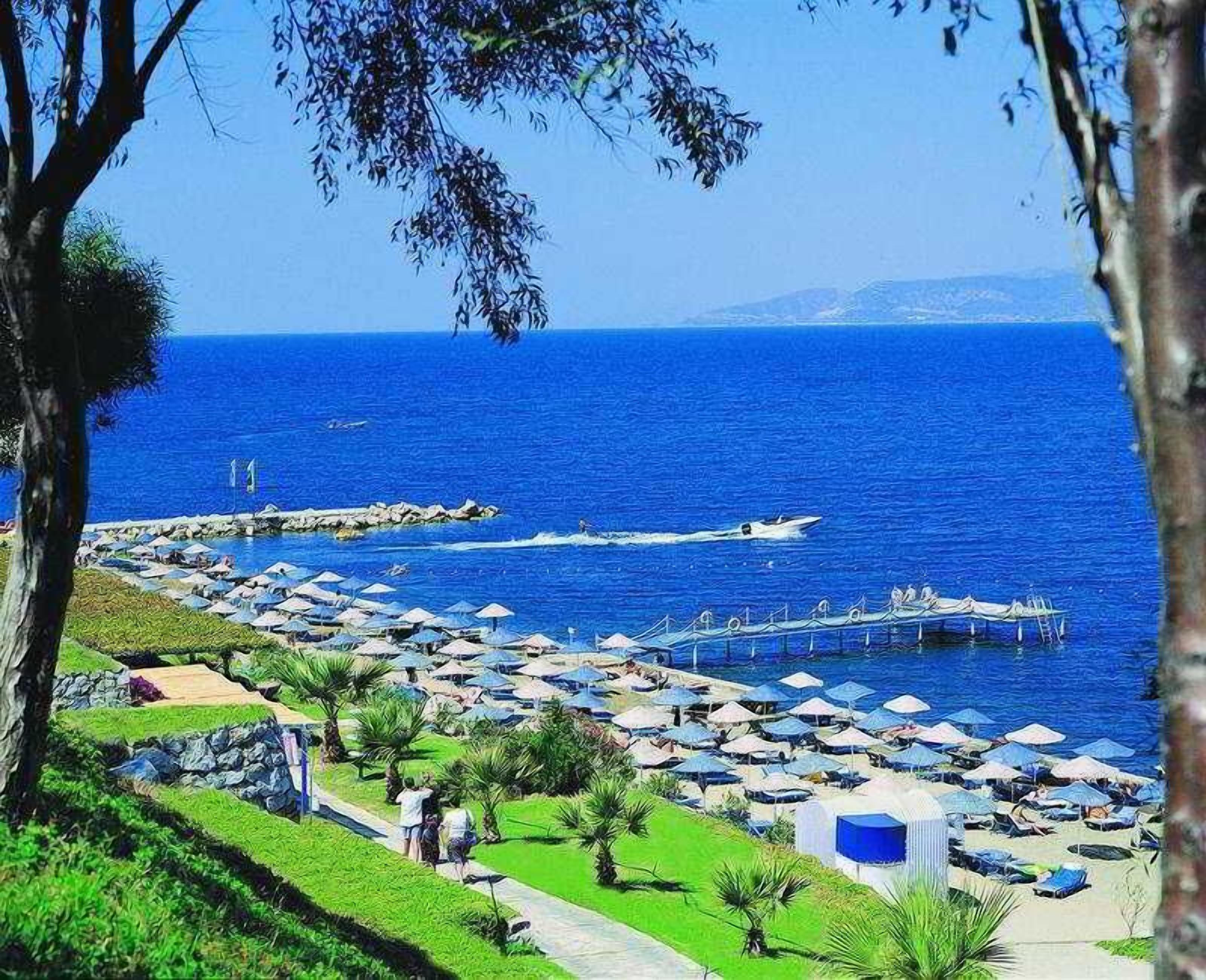 Private beach, sun loungers, beach umbrellas, scuba diving