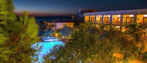 Deluxe Double Room, 1 King Bed, Sea View | Balcony view