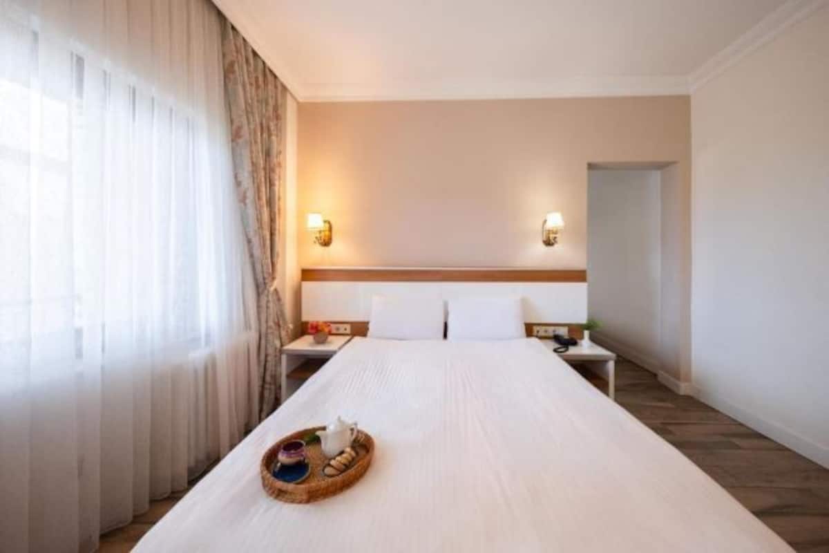 Minibar, Zimmersafe, Schreibtisch, schallisolierte Zimmer