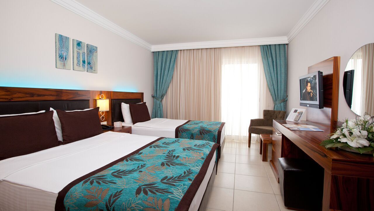 Premium bedding, free minibar, in-room safe, desk