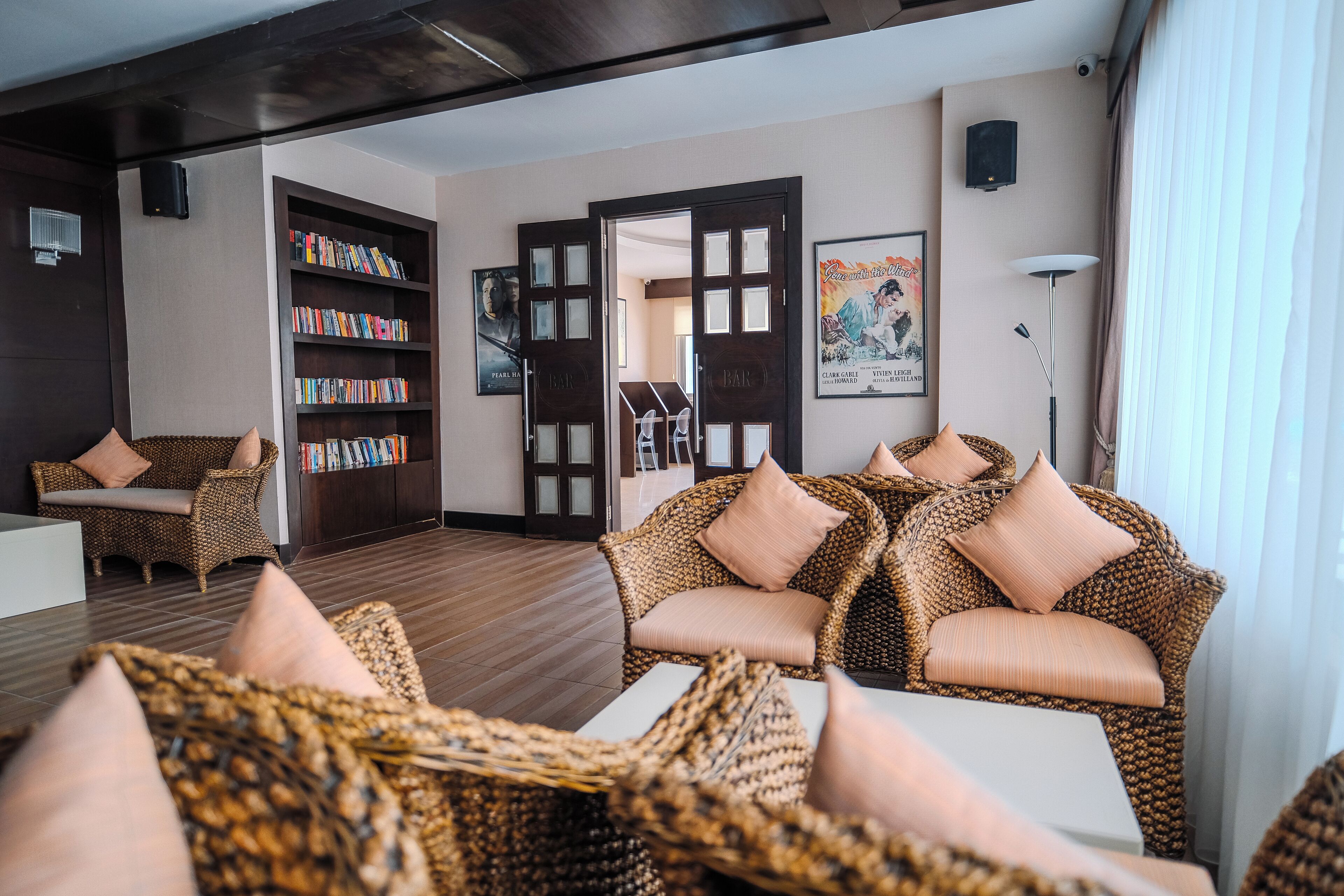 57-cm-LCD-Fernseher mit Satellitenempfang, Fernseher