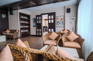 En 57-centimeters LCD-TV med Parabol-TV samt TV